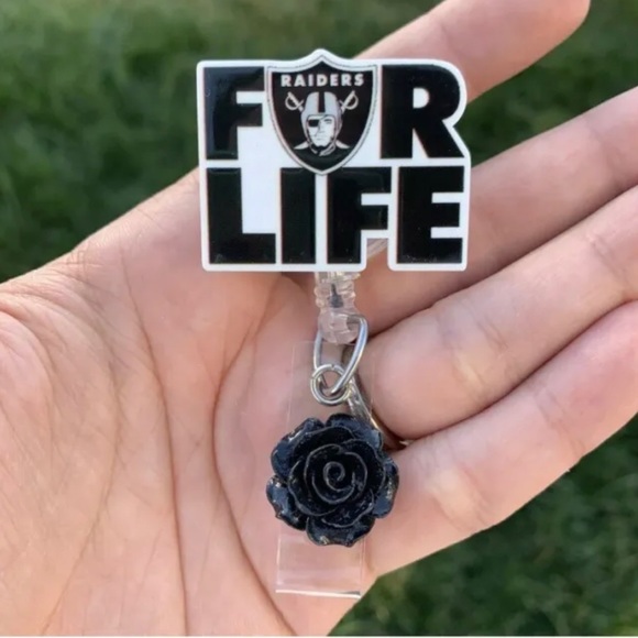 NFL Football Las Vegas Raiders Retractable Badge Holder Lanyard ID Reel - Picture 1 of 5